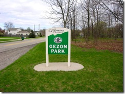 Gezon Park sign